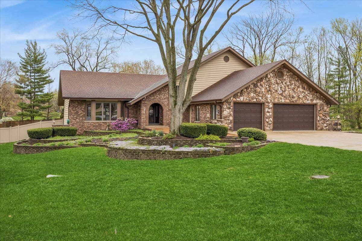 6037 Dunham Road, Downers Grove, IL 60516 6037 Dunham Road, Downers Grove, IL 60516