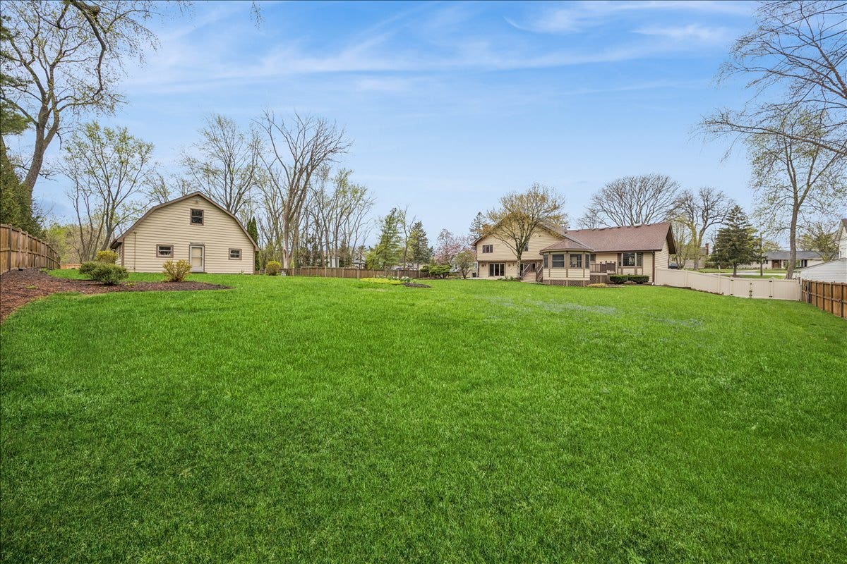 6037 Dunham Road, Downers Grove, IL 60516 6037 Dunham Road, Downers Grove, IL 60516
