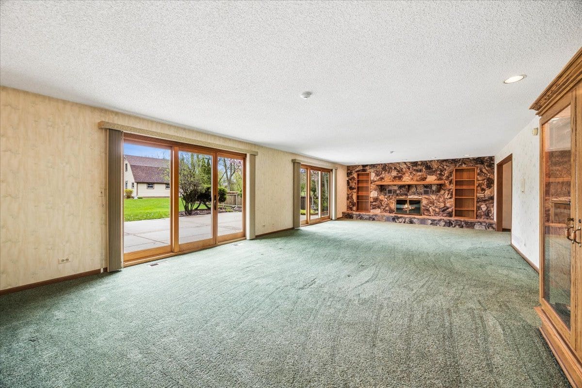 6037 Dunham Road, Downers Grove, IL 60516 6037 Dunham Road, Downers Grove, IL 60516