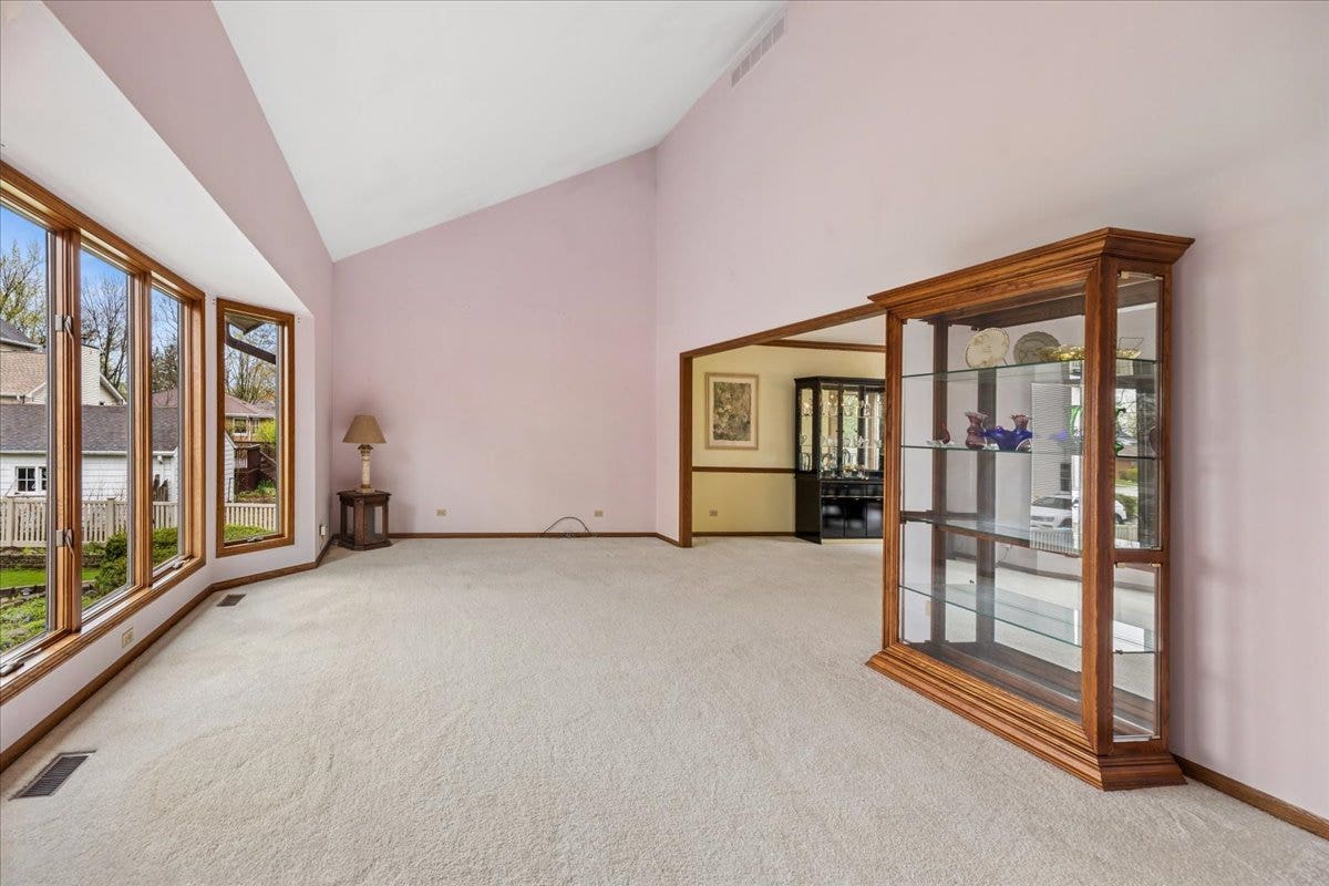 6037 Dunham Road, Downers Grove, IL 60516 6037 Dunham Road, Downers Grove, IL 60516