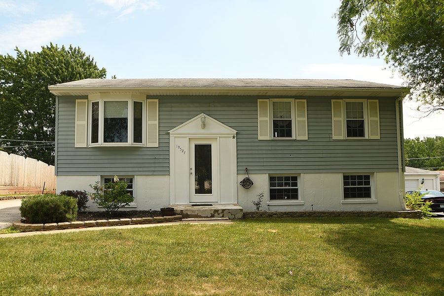 Property photo for 19527 SYCAMORE Street, Mokena, IL