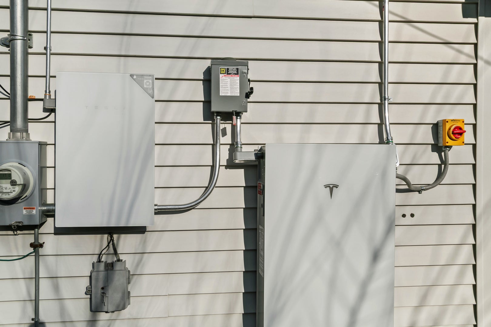 2302 Madonna Avenue, Joliet, IL 60436 Telsa Battery System for the solar panels