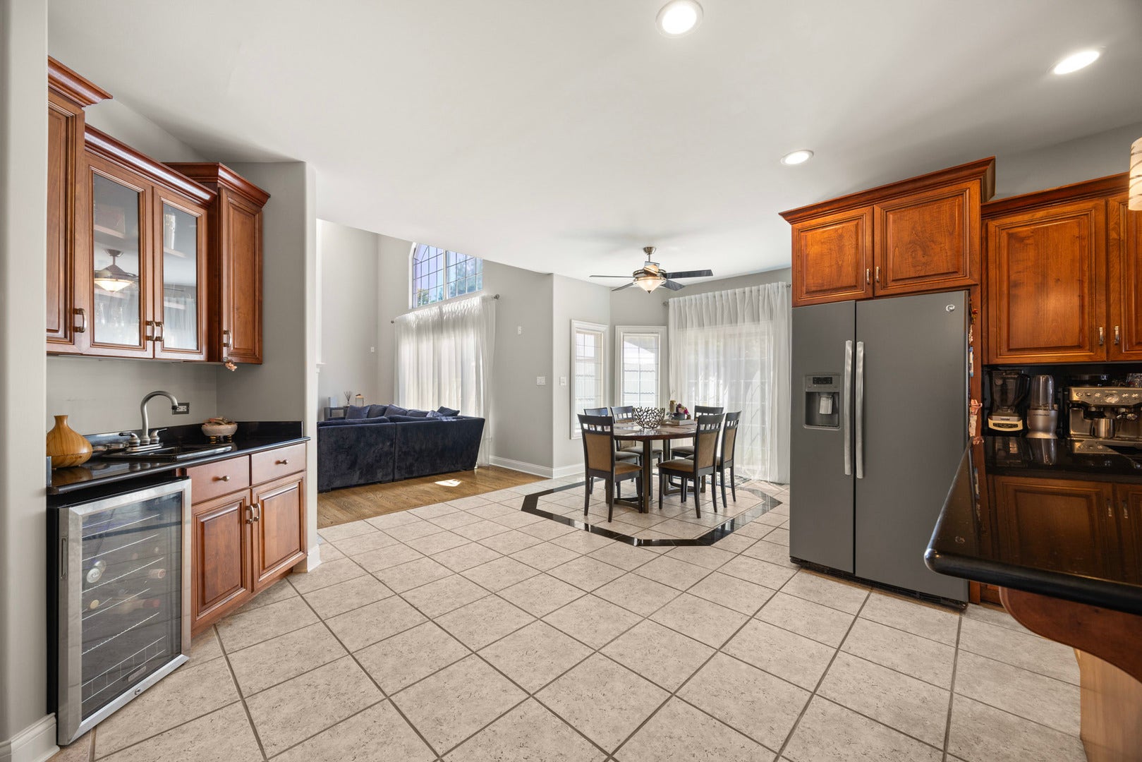 6 W Jayne Street, Lemont, IL 60439 6 W Jayne Street, Lemont, IL 60439