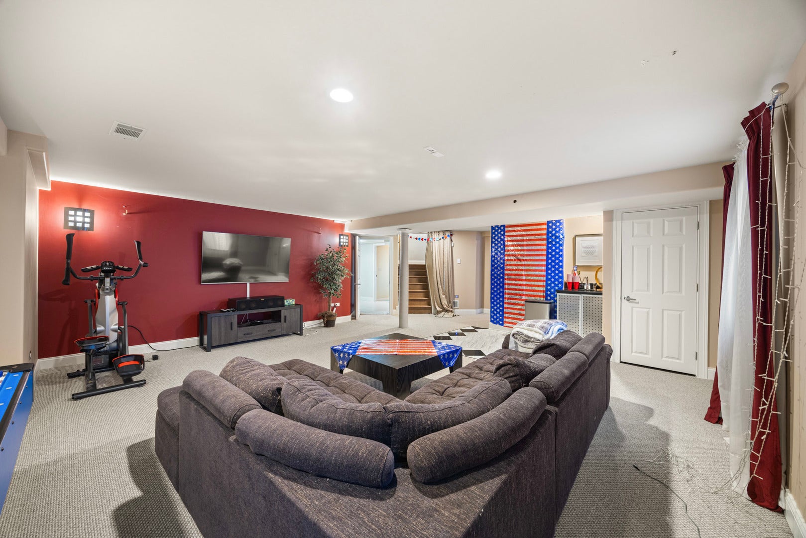 6 W Jayne Street, Lemont, IL 60439 6 W Jayne Street, Lemont, IL 60439