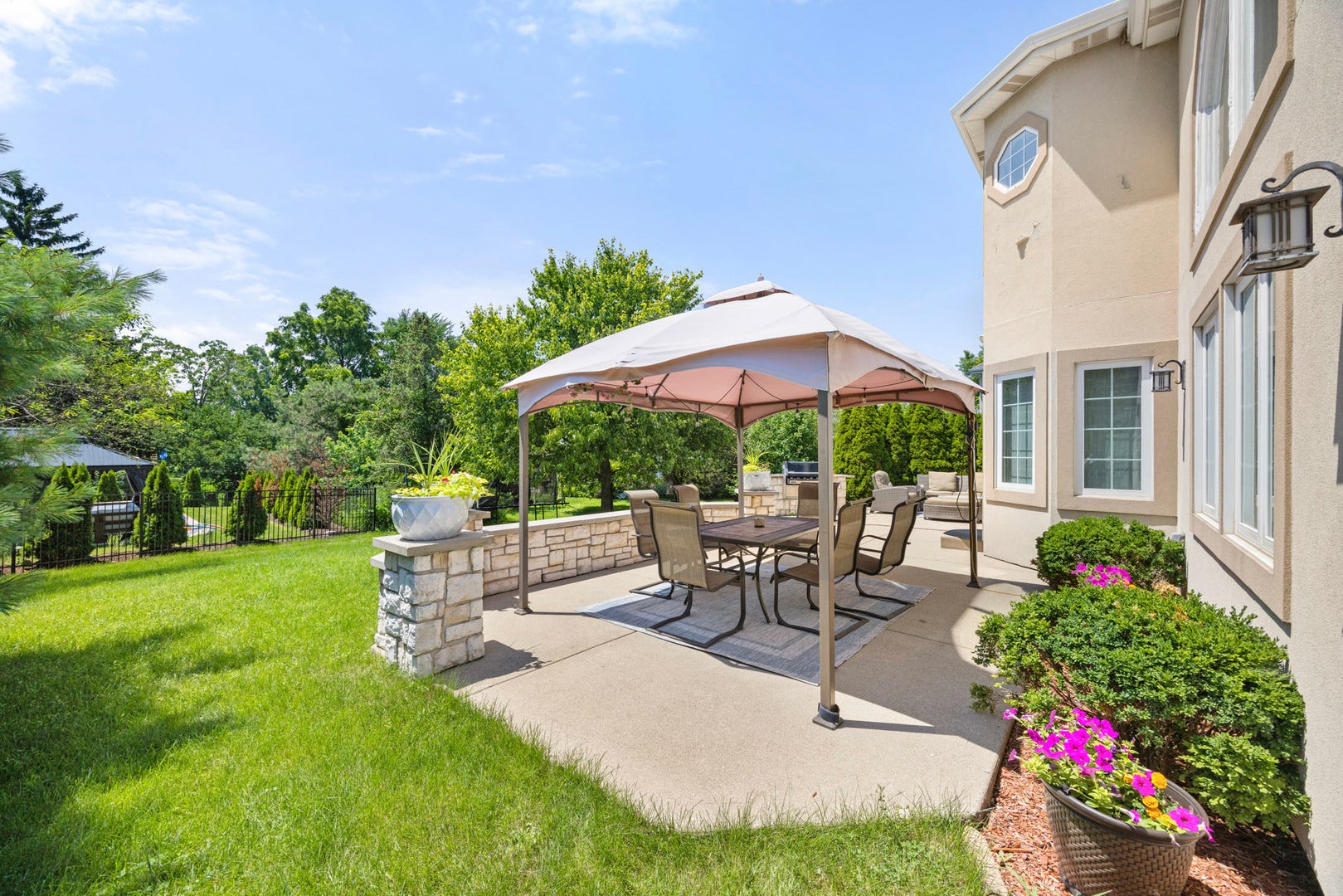6 W Jayne Street, Lemont, IL 60439 6 W Jayne Street, Lemont, IL 60439