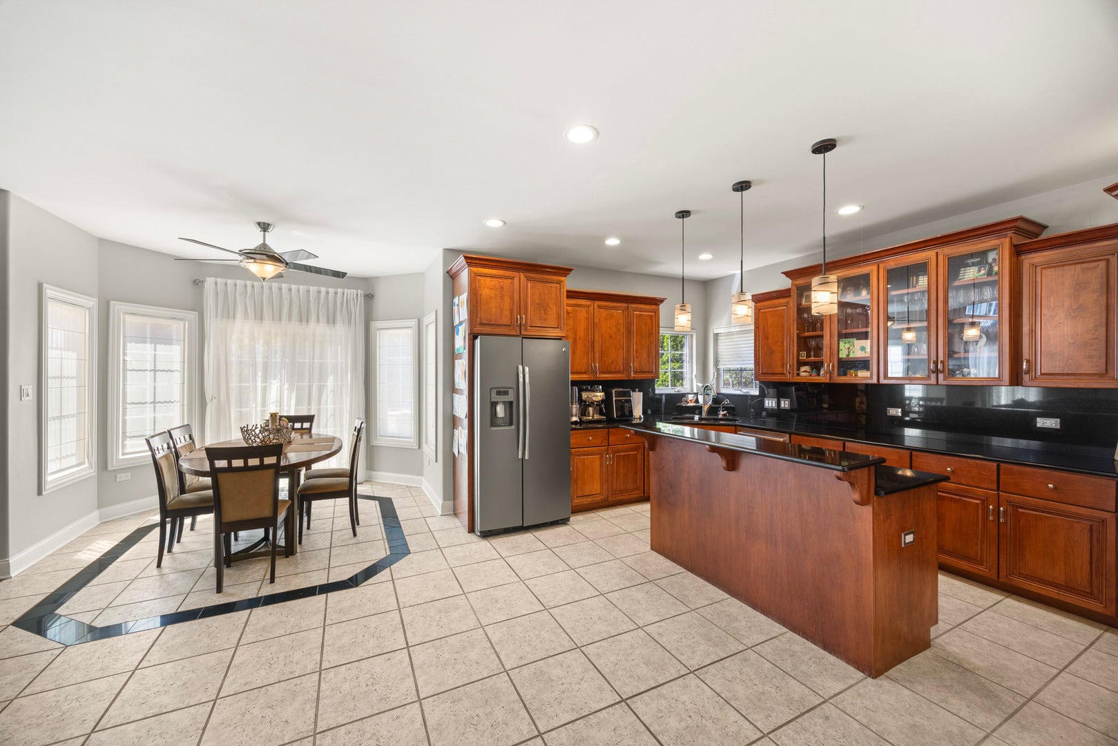 6 W Jayne Street, Lemont, IL 60439 6 W Jayne Street, Lemont, IL 60439