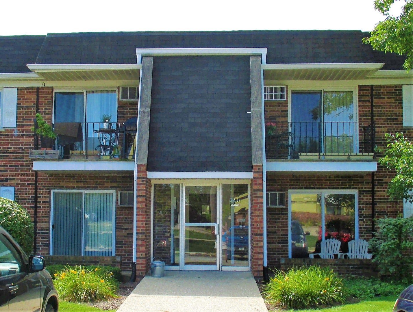 2411 Ogden Avenue, #2, Downers Grove, IL 60515 2411 Ogden Avenue, #2, Downers Grove, IL 60515