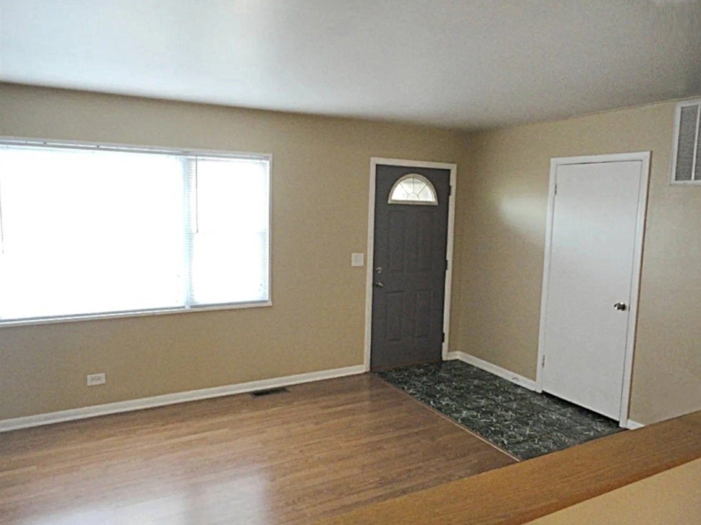 6321 Dunham Road, Downers Grove, IL 60516 6321 Dunham Road, Downers Grove, IL 60516