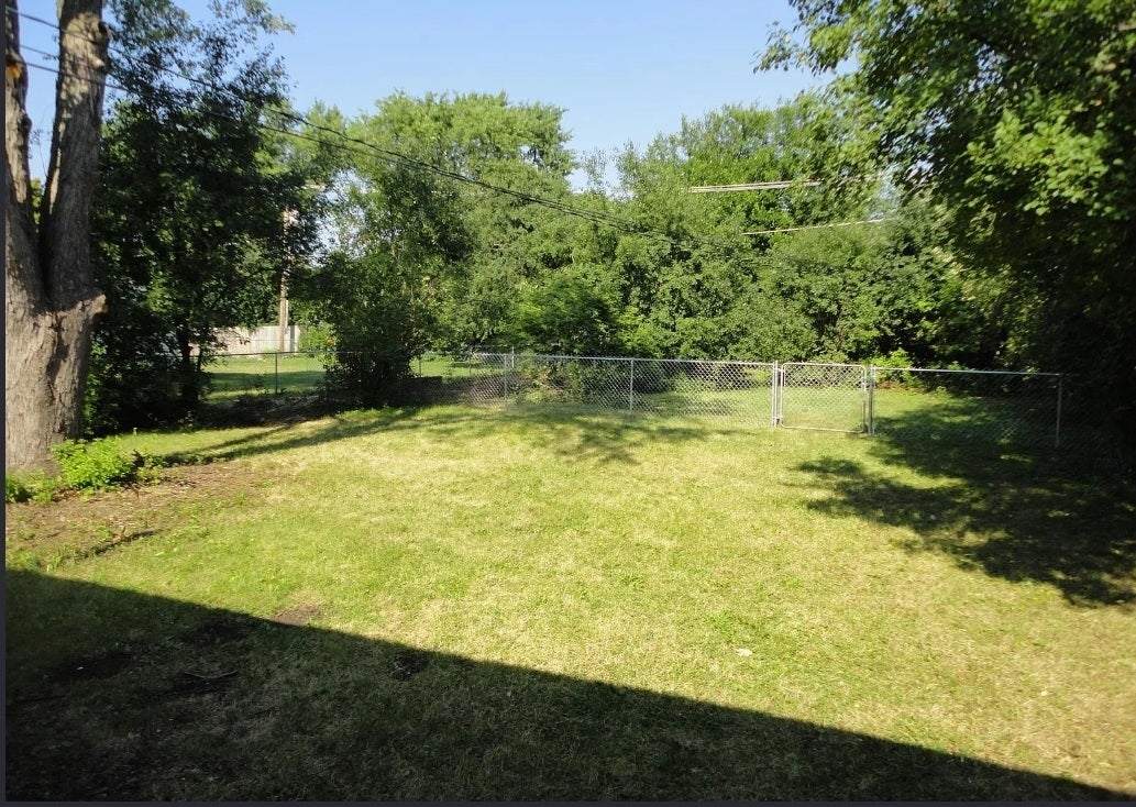 6321 Dunham Road, Downers Grove, IL 60516 6321 Dunham Road, Downers Grove, IL 60516