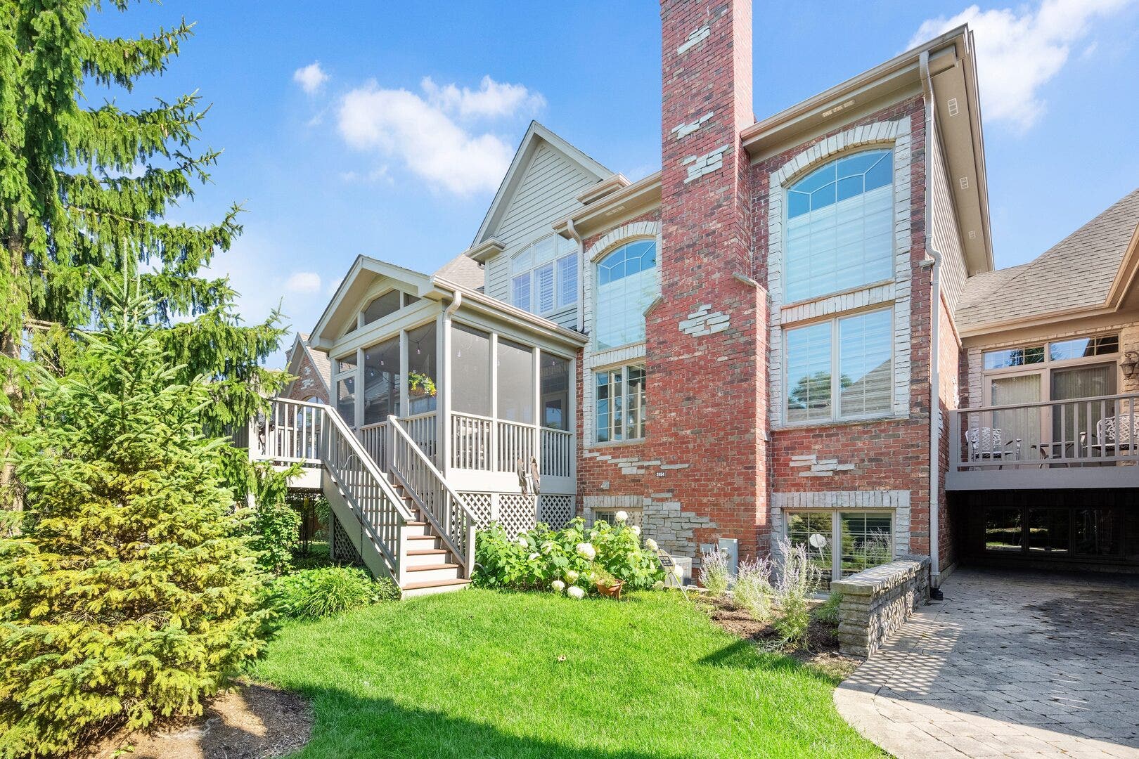 2454 Durand Drive, Downers Grove, IL 60516 2454 Durand Drive, Downers Grove, IL 60516
