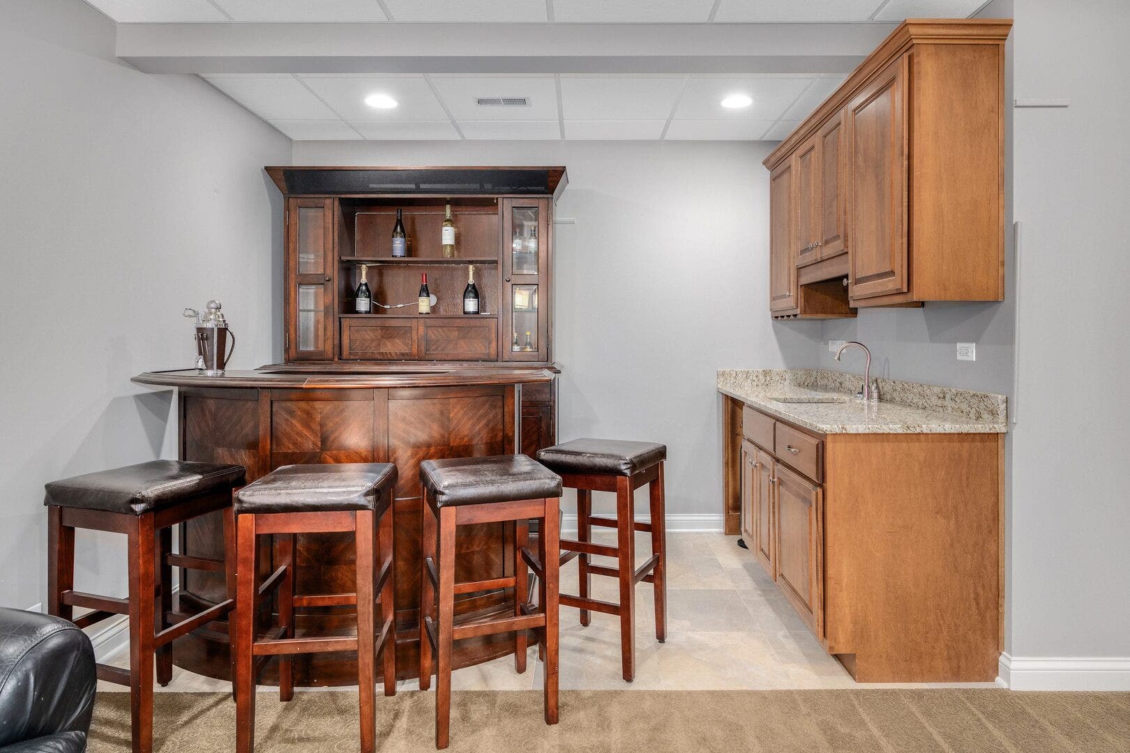 2454 Durand Drive, Downers Grove, IL 60516 2454 Durand Drive, Downers Grove, IL 60516