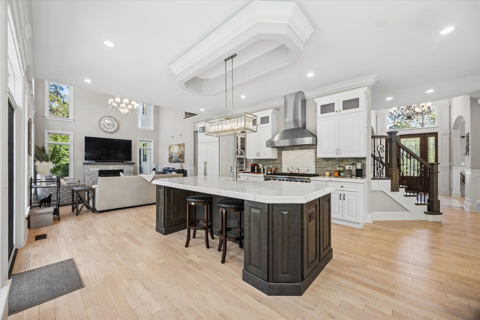 6270 S Garfield Avenue, Burr Ridge, IL 60527 6270 S Garfield Avenue, Burr Ridge, IL 60527