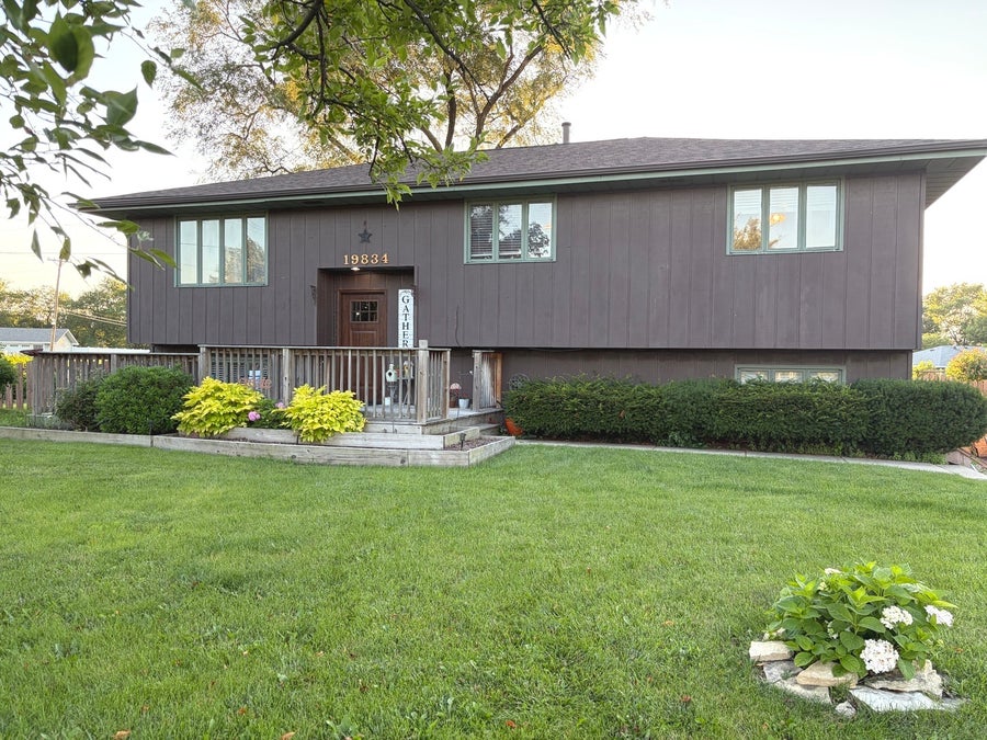 Property photo for 19834 Greenview Avenue, Mokena, IL
