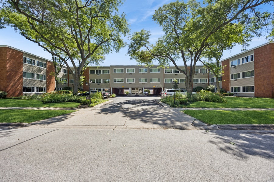 Property photo for 1139 Leavitt Avenue, #305, Flossmoor, IL