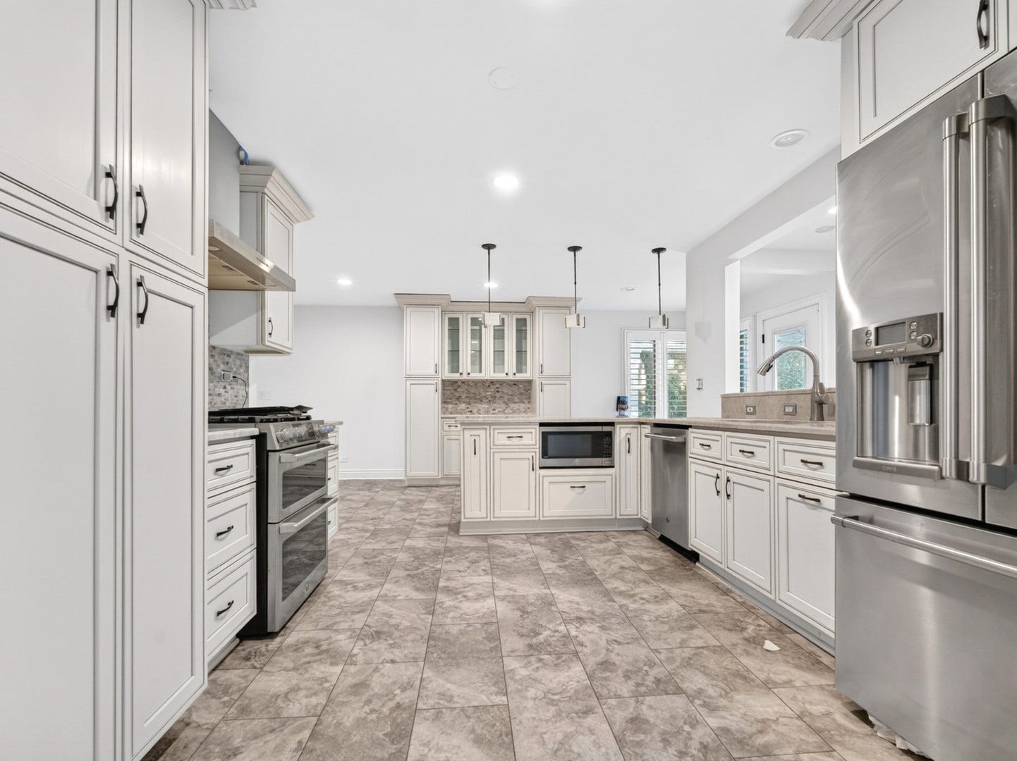 800 RIDGEMOOR Drive W, Willowbrook, IL 60527 800 RIDGEMOOR Drive W, Willowbrook, IL 60527