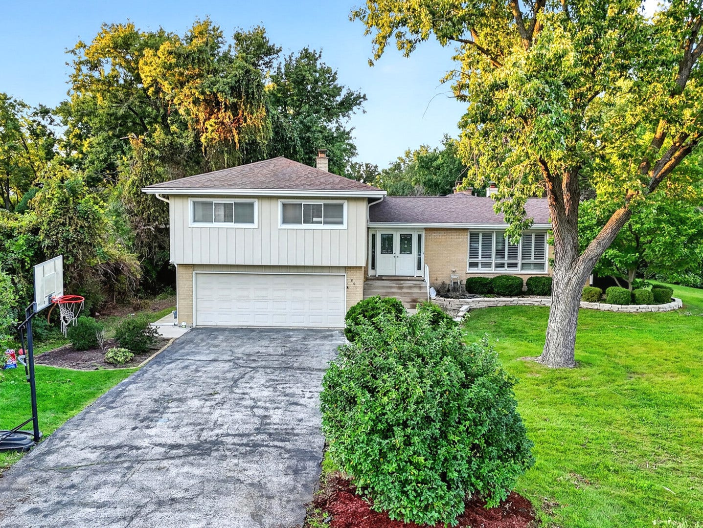 800 RIDGEMOOR Drive W, Willowbrook, IL 60527 800 RIDGEMOOR Drive W, Willowbrook, IL 60527