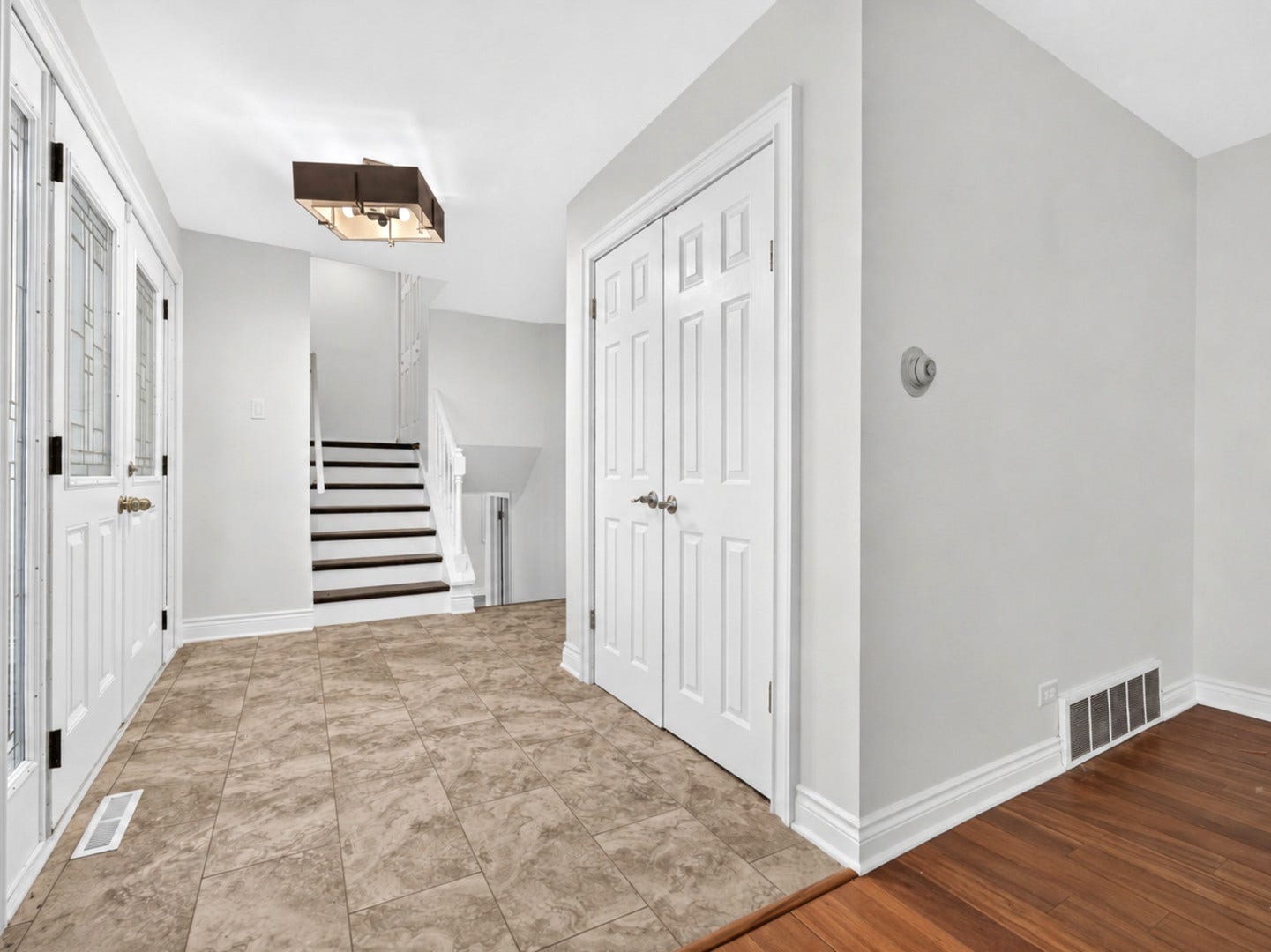 800 RIDGEMOOR Drive W, Willowbrook, IL 60527 800 RIDGEMOOR Drive W, Willowbrook, IL 60527