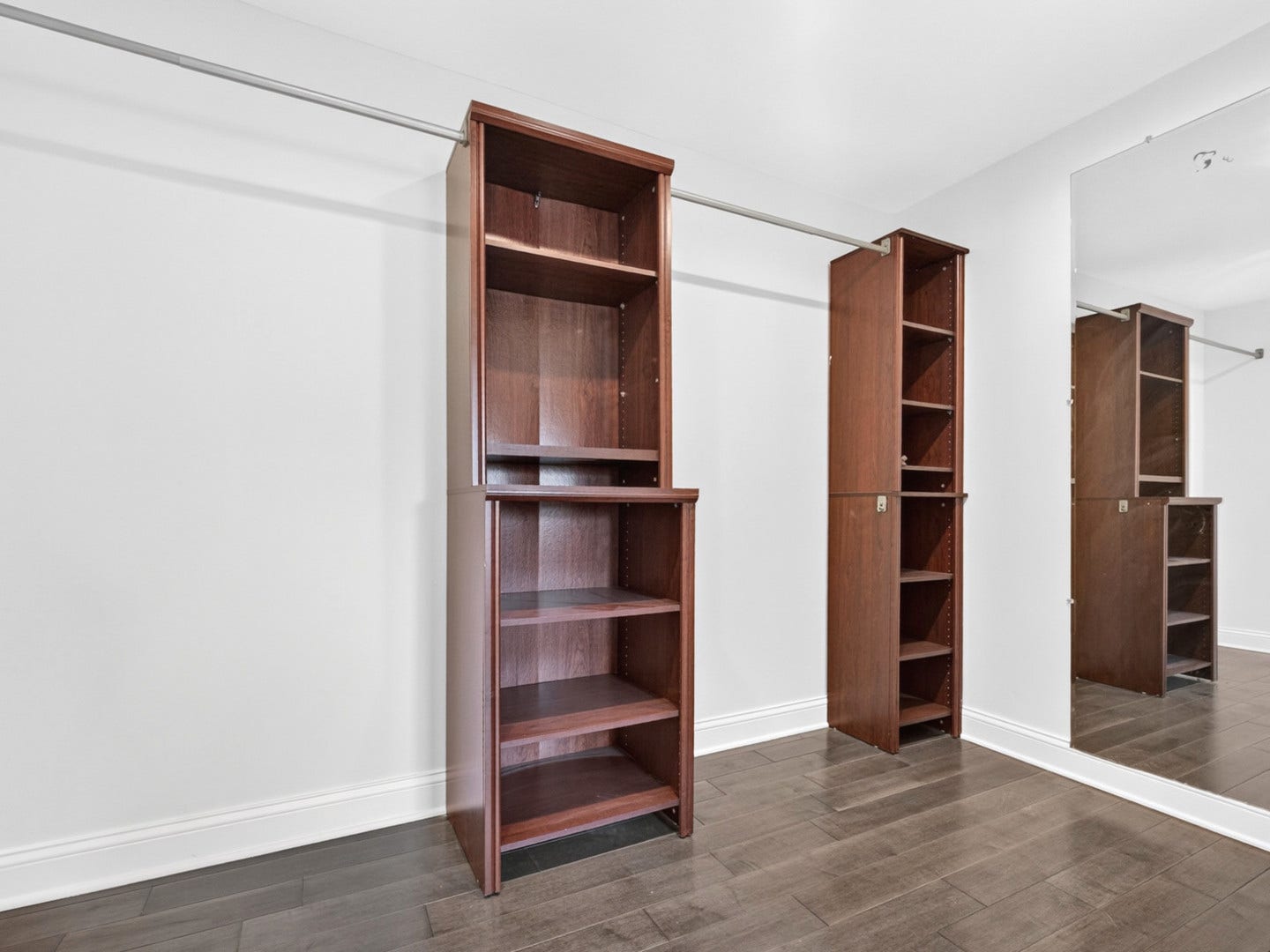 800 RIDGEMOOR Drive W, Willowbrook, IL 60527 Master bedroom walk-in closet
