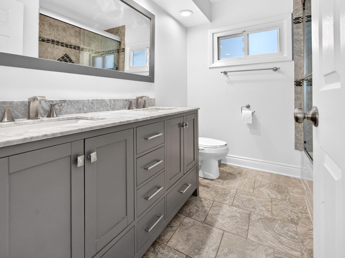 800 RIDGEMOOR Drive W, Willowbrook, IL 60527 800 RIDGEMOOR Drive W, Willowbrook, IL 60527