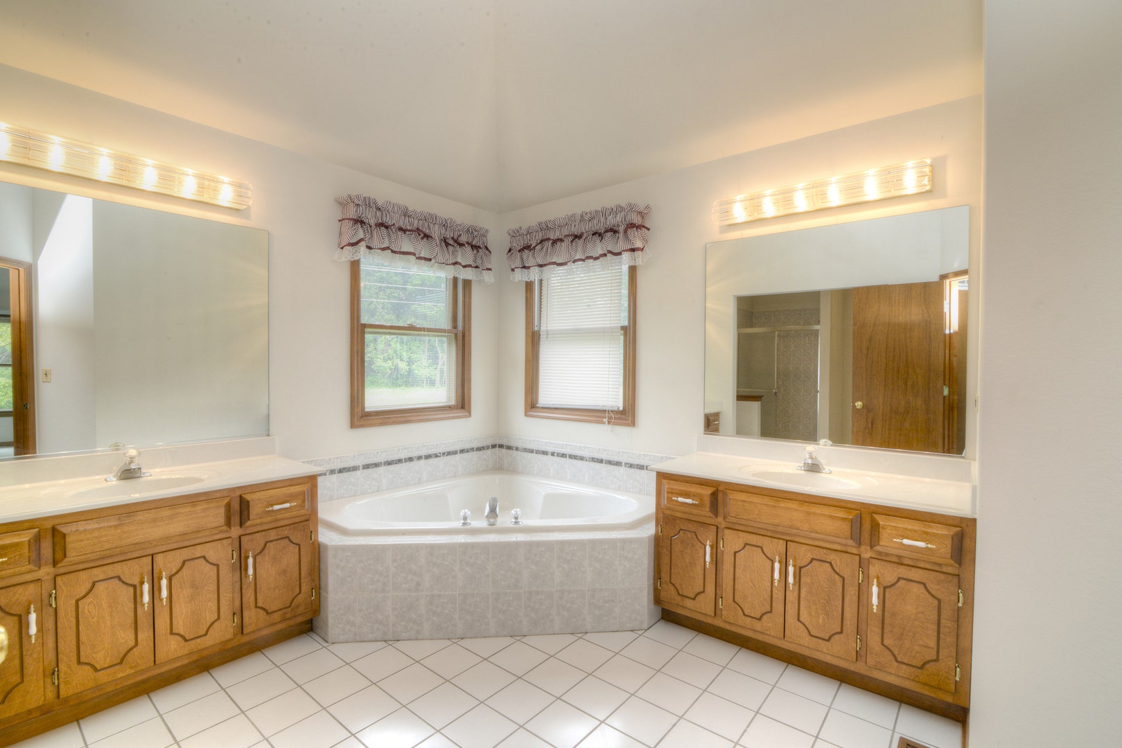 650 Lavina Court, Bolingbrook, IL 60440 650 Lavina Court, Bolingbrook, IL 60440