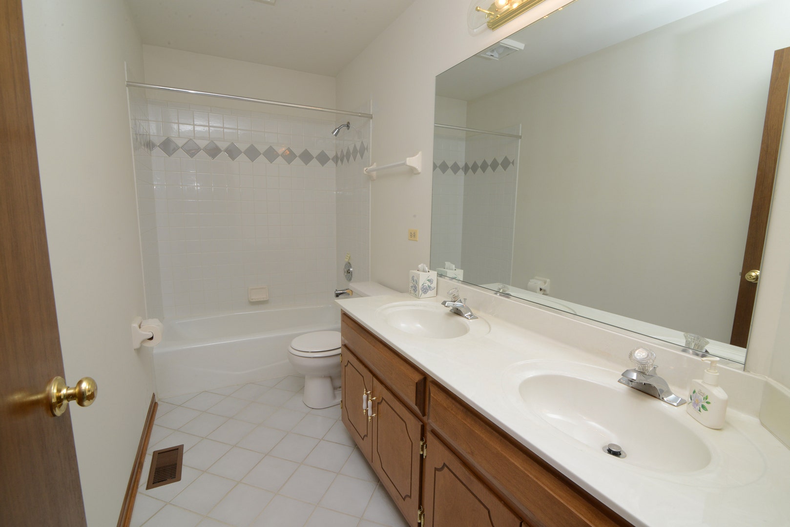 650 Lavina Court, Bolingbrook, IL 60440 650 Lavina Court, Bolingbrook, IL 60440