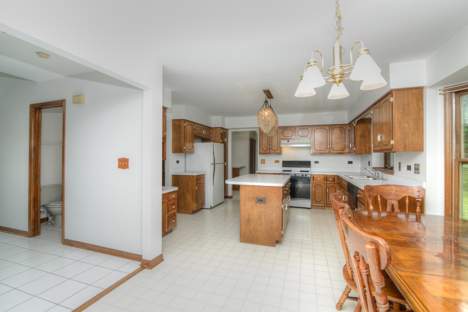 650 Lavina Court, Bolingbrook, IL 60440 650 Lavina Court, Bolingbrook, IL 60440