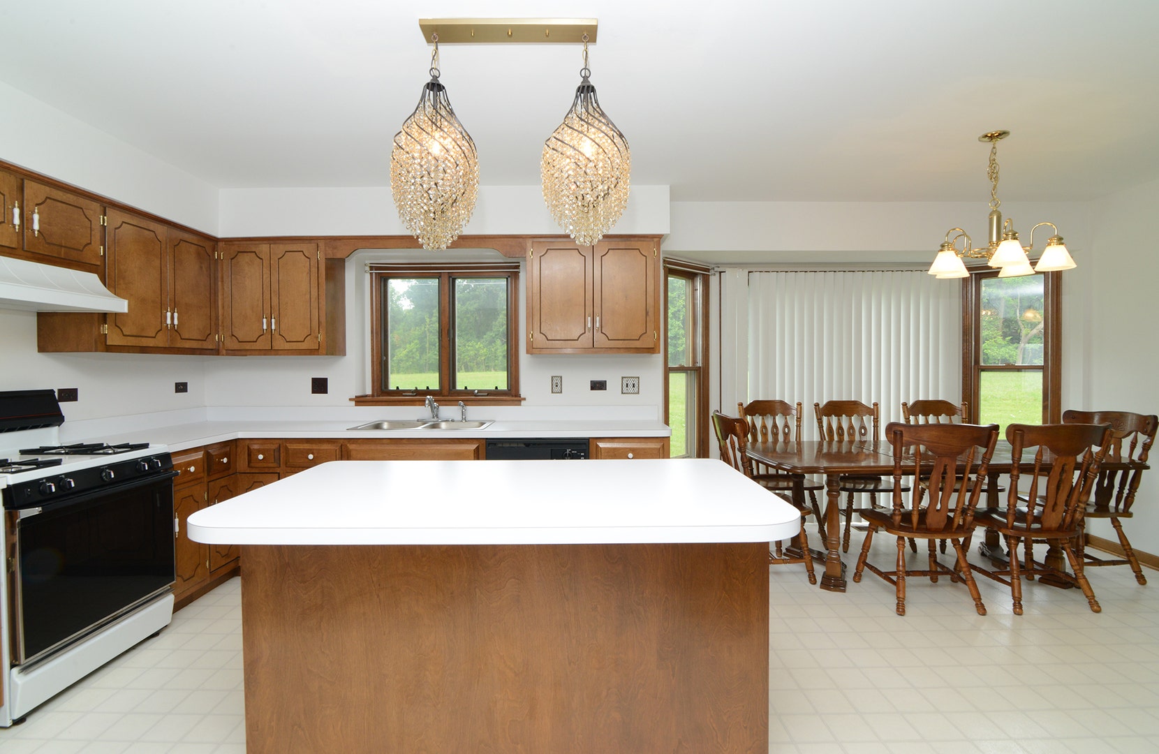 650 Lavina Court, Bolingbrook, IL 60440 650 Lavina Court, Bolingbrook, IL 60440