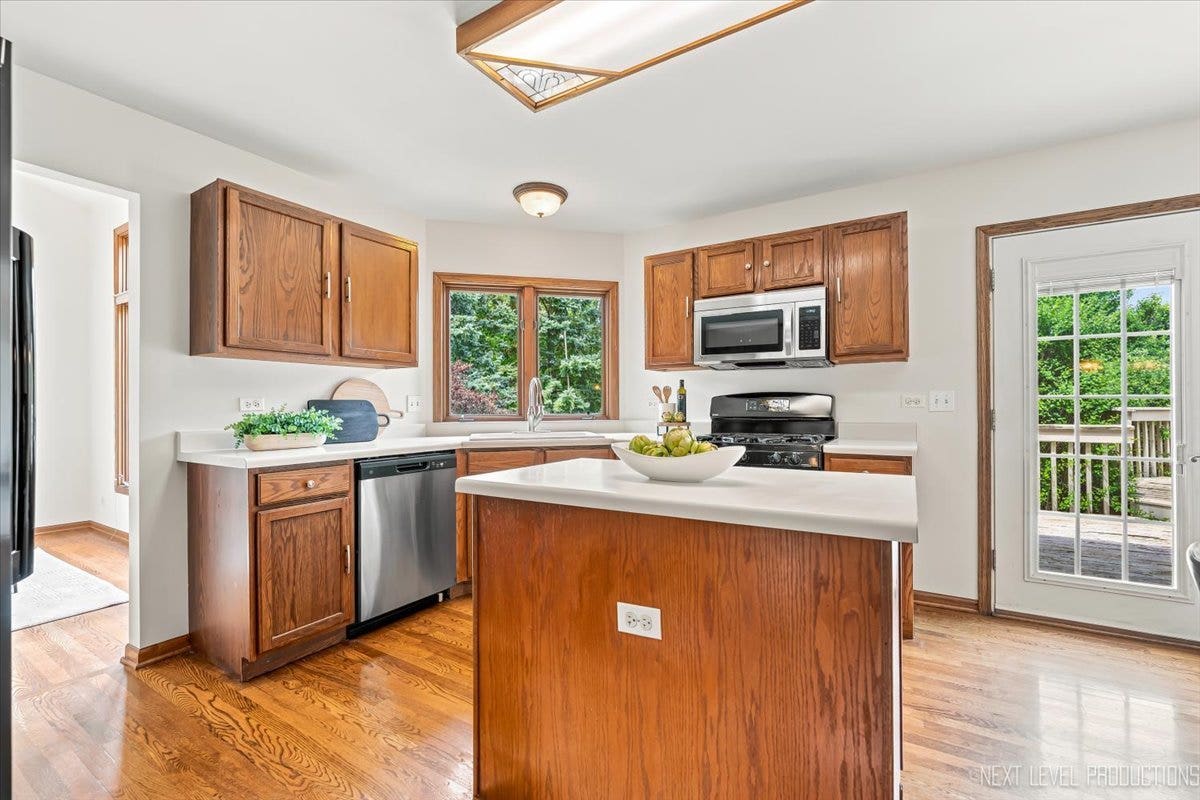 1360 Farmstead Lane, Bolingbrook, IL 60490 1360 Farmstead Lane, Bolingbrook, IL 60490