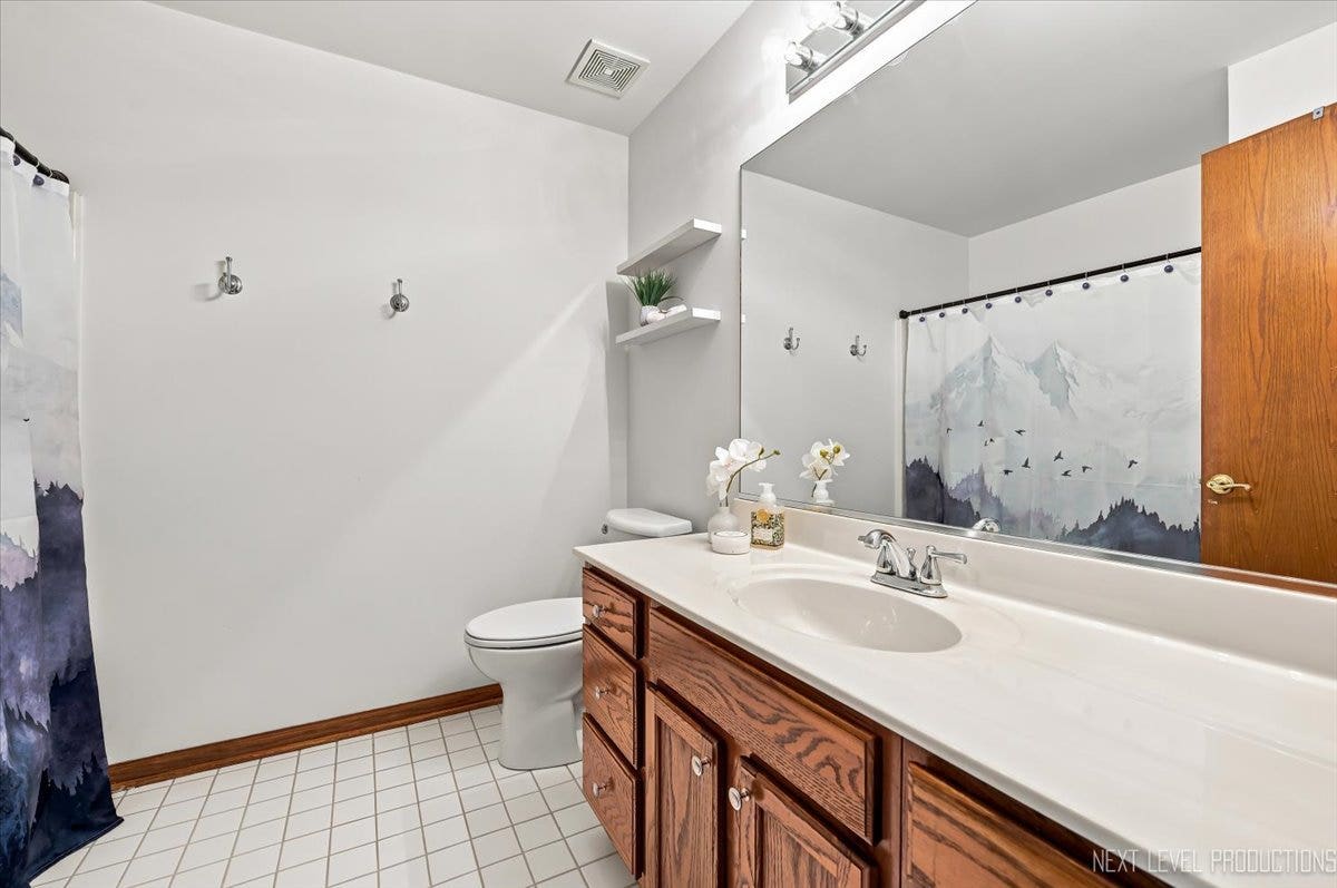 1360 Farmstead Lane, Bolingbrook, IL 60490 1360 Farmstead Lane, Bolingbrook, IL 60490