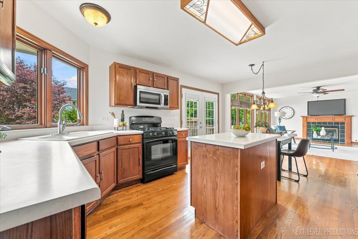 1360 Farmstead Lane, Bolingbrook, IL 60490 1360 Farmstead Lane, Bolingbrook, IL 60490