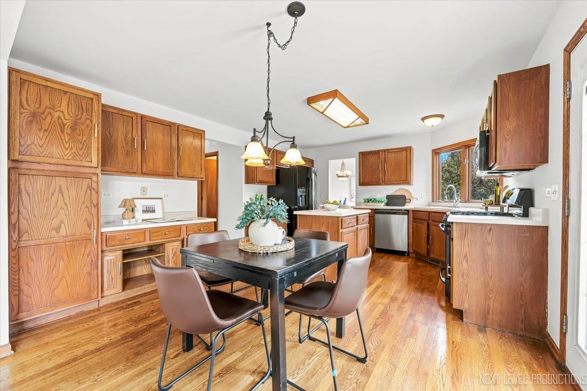 1360 Farmstead Lane, Bolingbrook, IL 60490 1360 Farmstead Lane, Bolingbrook, IL 60490