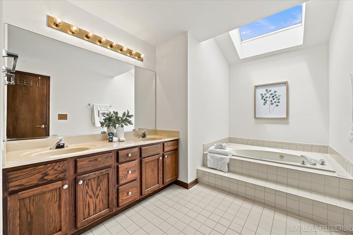 1360 Farmstead Lane, Bolingbrook, IL 60490 1360 Farmstead Lane, Bolingbrook, IL 60490