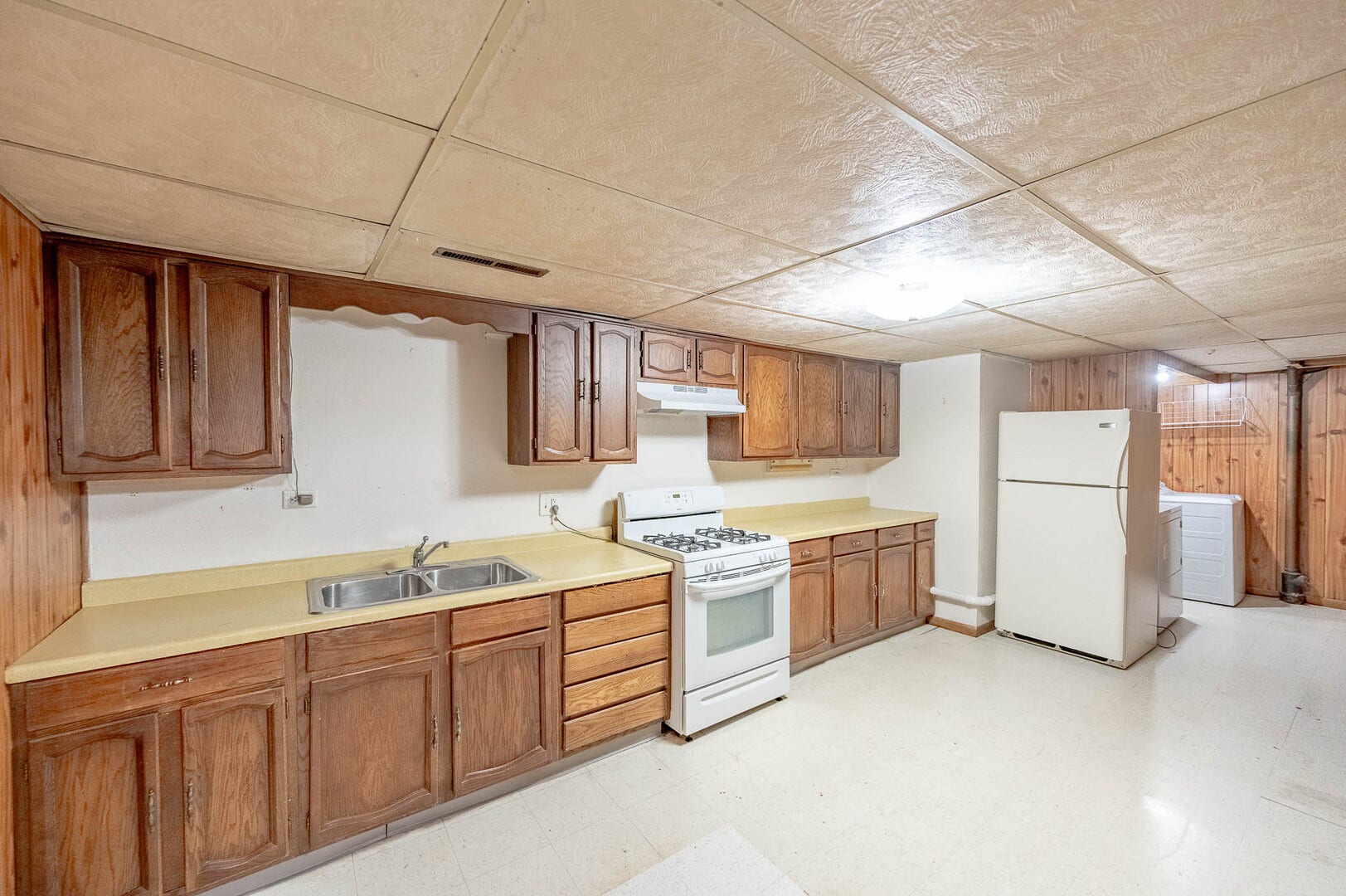815 Ruth Drive, Elgin, IL 60123 815 Ruth Drive, Elgin, IL 60123