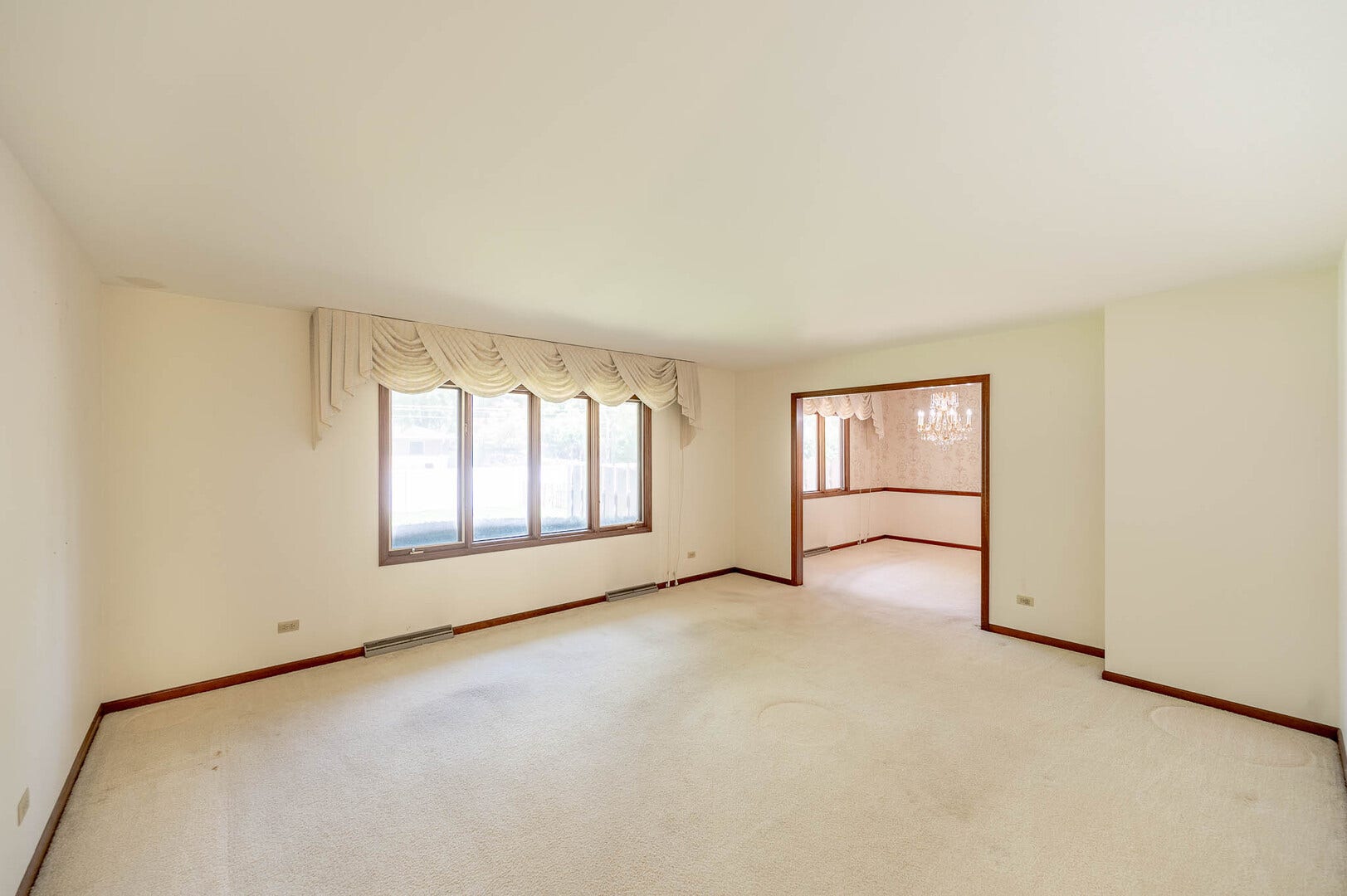 815 Ruth Drive, Elgin, IL 60123 815 Ruth Drive, Elgin, IL 60123