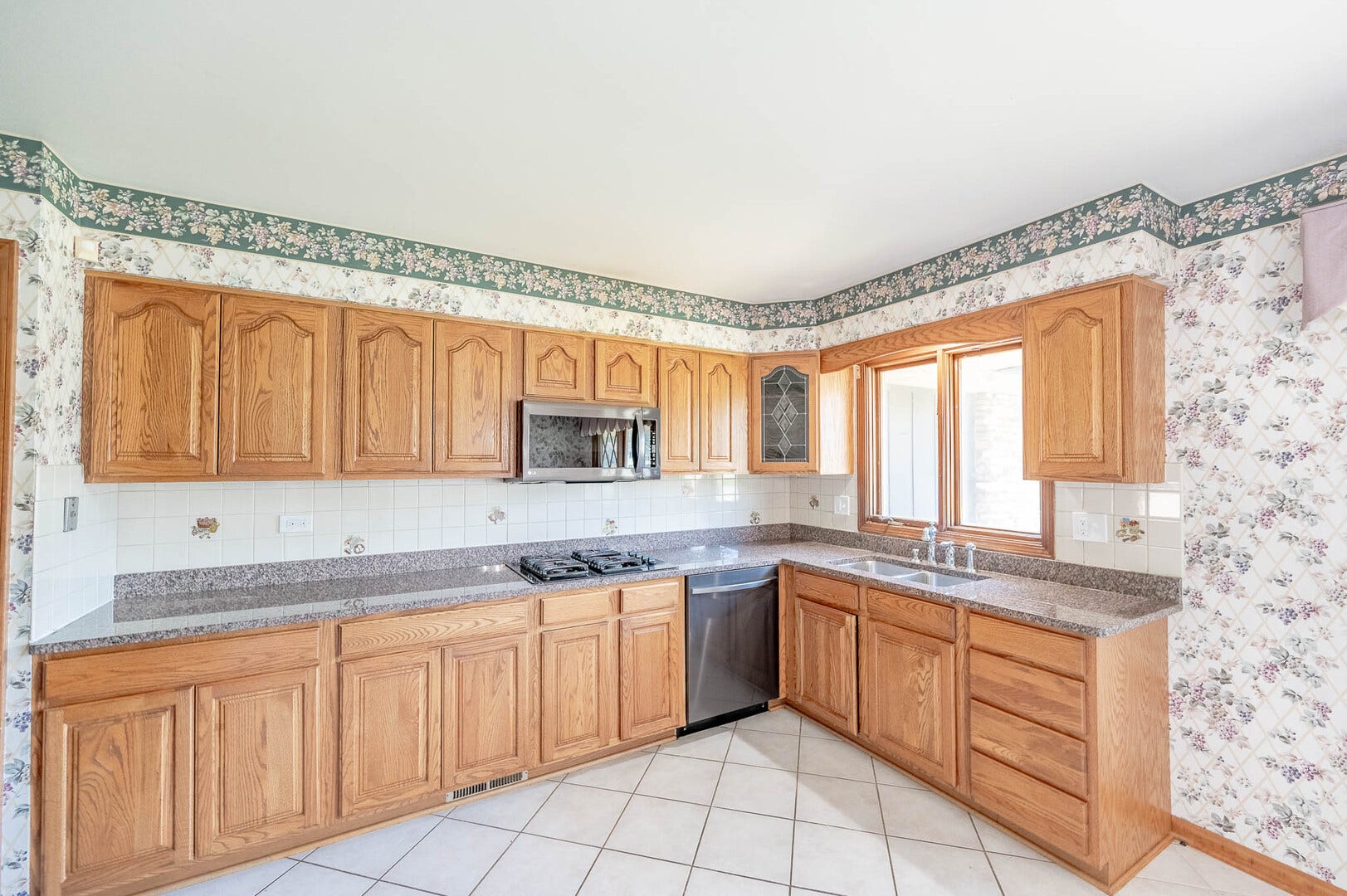 815 Ruth Drive, Elgin, IL 60123 815 Ruth Drive, Elgin, IL 60123