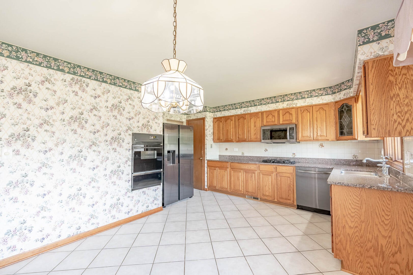 815 Ruth Drive, Elgin, IL 60123 815 Ruth Drive, Elgin, IL 60123