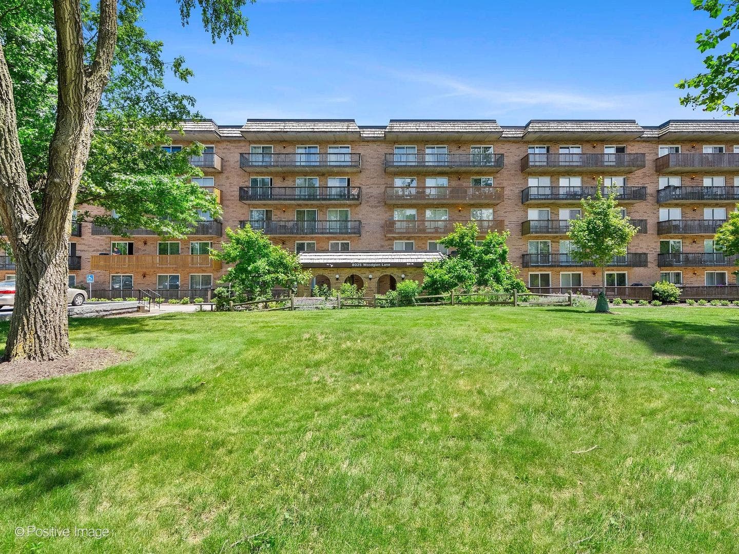 8025 Woodglen Lane, #306, Downers Grove, IL 60516 8025 Woodglen Lane, #306, Downers Grove, IL 60516