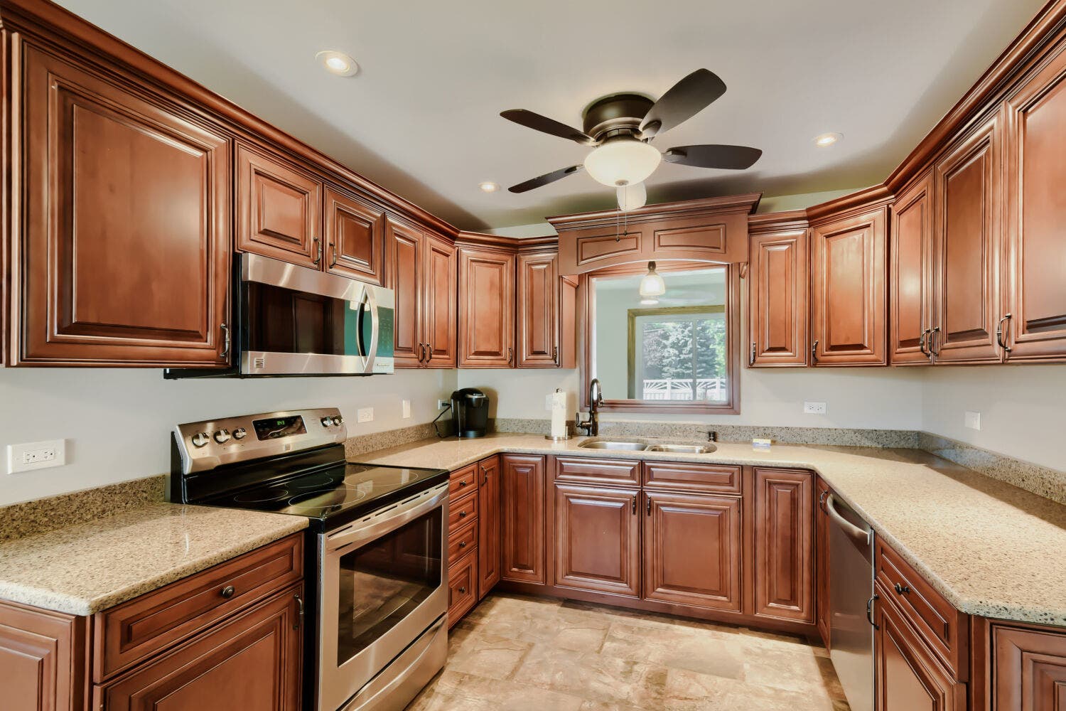 8514 Fir Street, Orland Park, IL 60462 8514 Fir Street, Orland Park, IL 60462