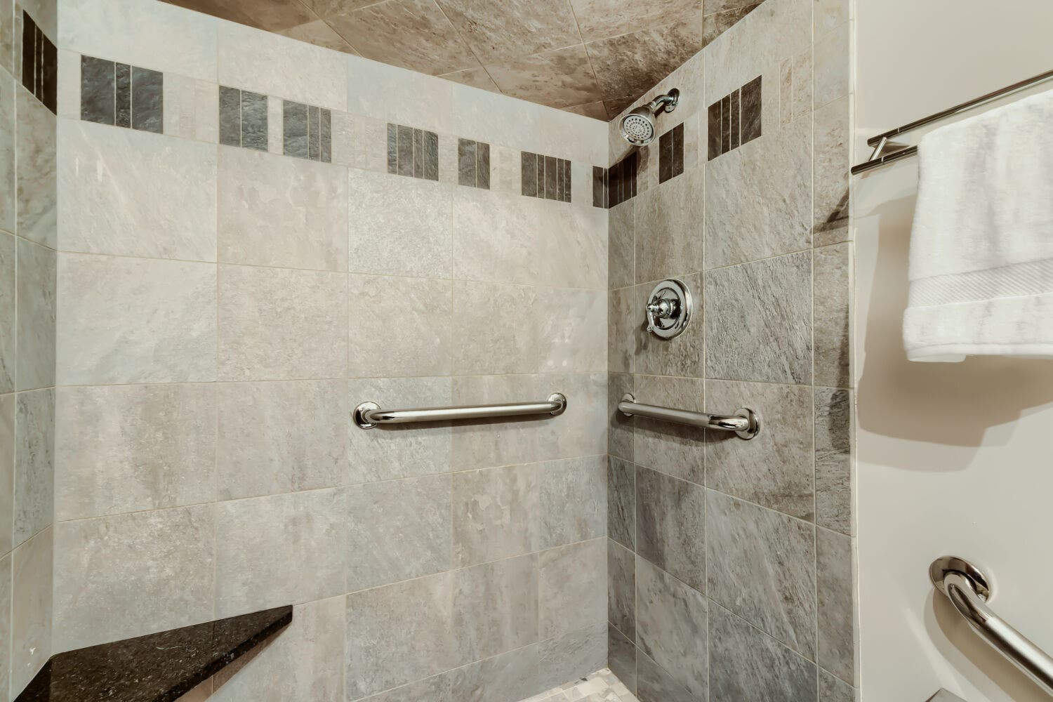 8514 Fir Street, Orland Park, IL 60462 8514 Fir Street, Orland Park, IL 60462