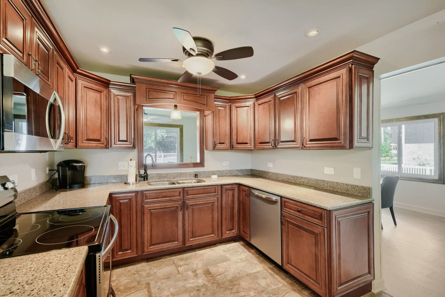 8514 Fir Street, Orland Park, IL 60462 8514 Fir Street, Orland Park, IL 60462