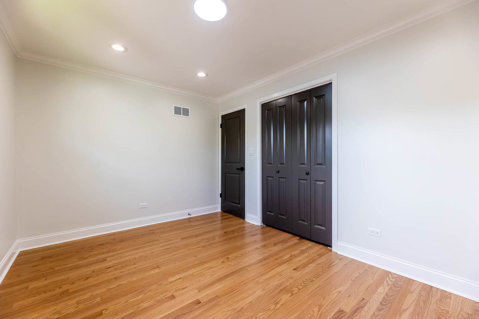 9S215 Florence Avenue, Downers Grove, IL 60516 9S215 Florence Avenue, Downers Grove, IL 60516
