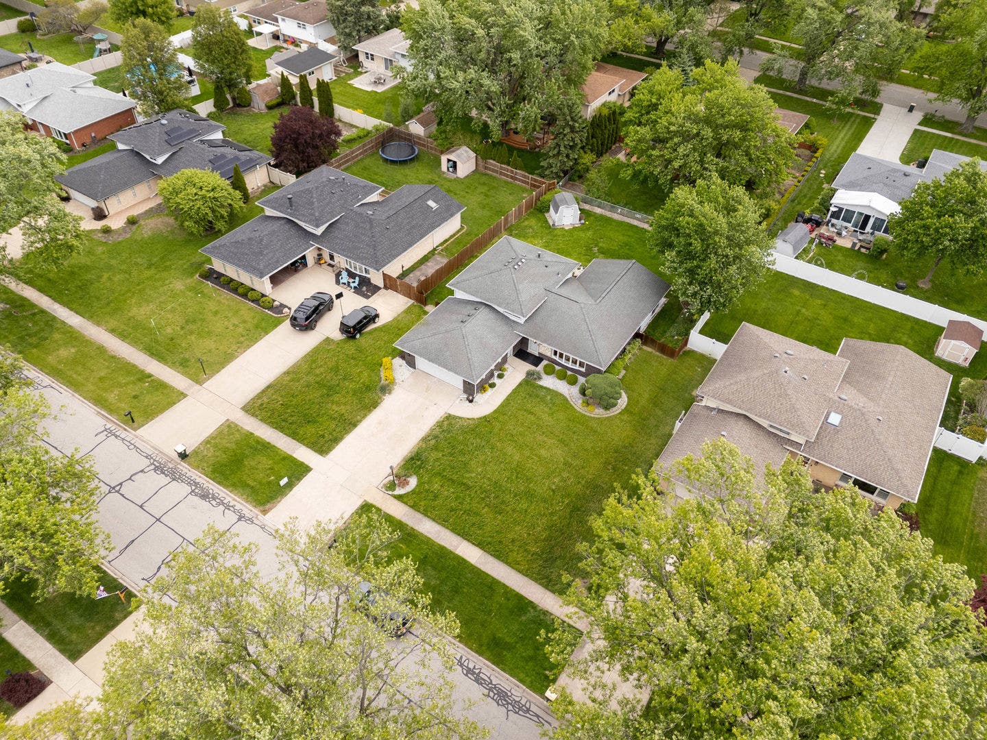 9S215 Florence Avenue, Downers Grove, IL 60516 9S215 Florence Avenue, Downers Grove, IL 60516