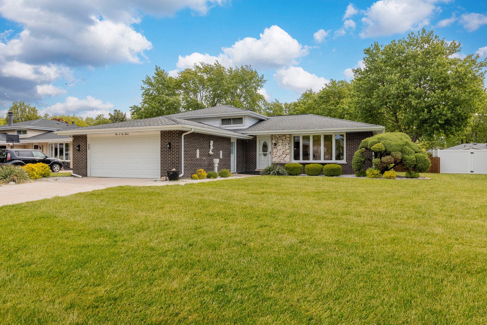 9S215 Florence Avenue, Downers Grove, IL 60516 9S215 Florence Avenue, Downers Grove, IL 60516
