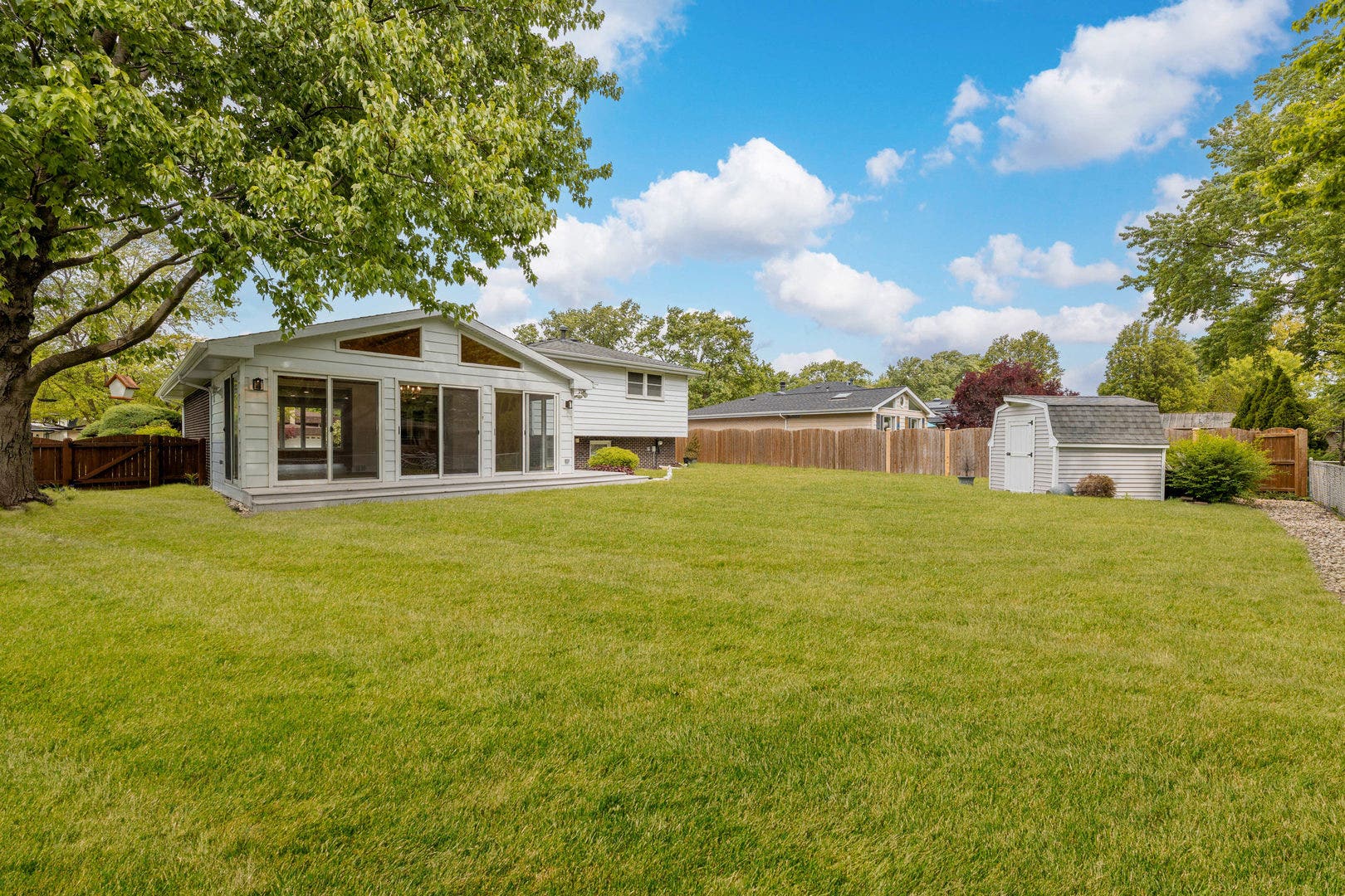 9S215 Florence Avenue, Downers Grove, IL 60516 9S215 Florence Avenue, Downers Grove, IL 60516