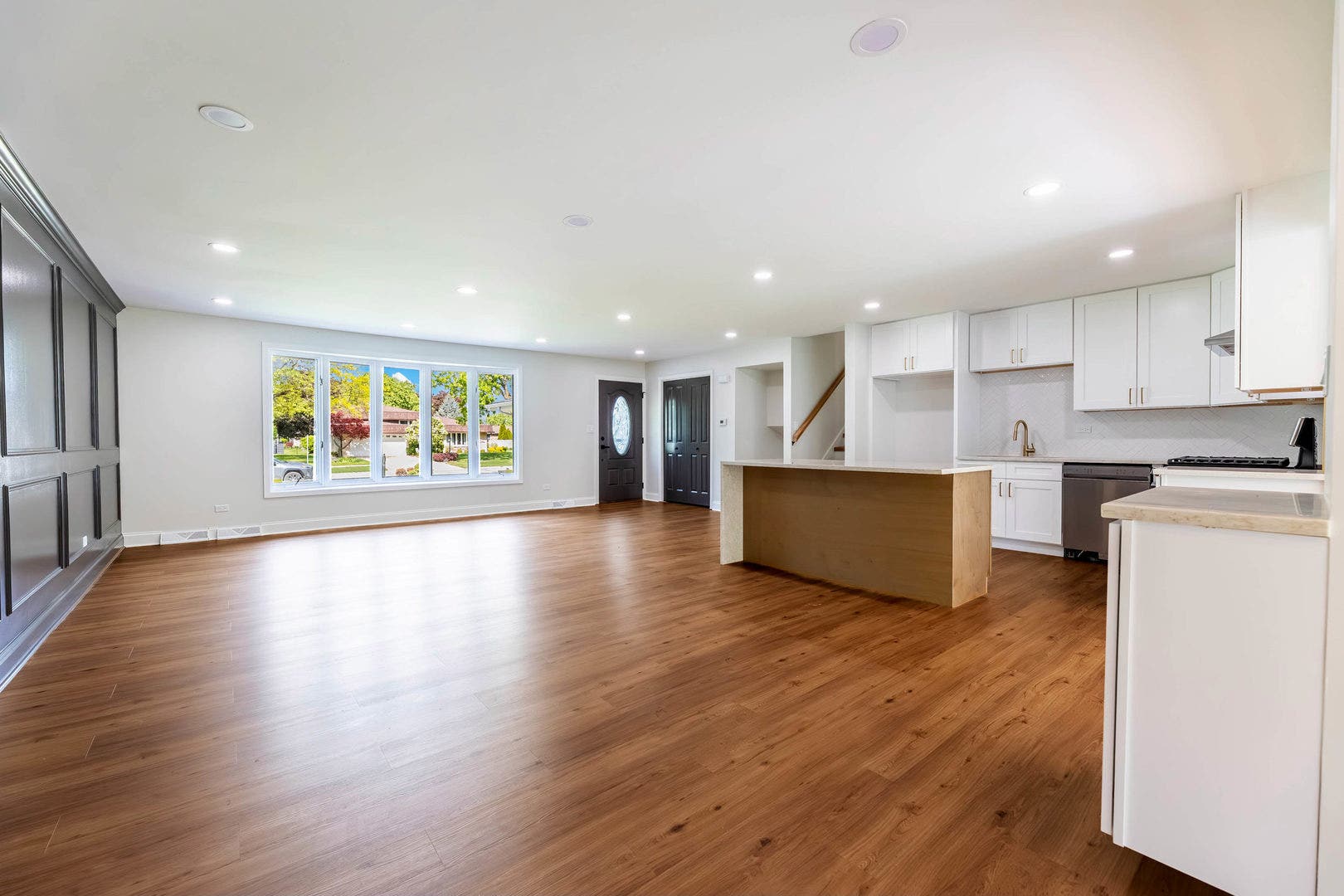 9S215 Florence Avenue, Downers Grove, IL 60516 9S215 Florence Avenue, Downers Grove, IL 60516