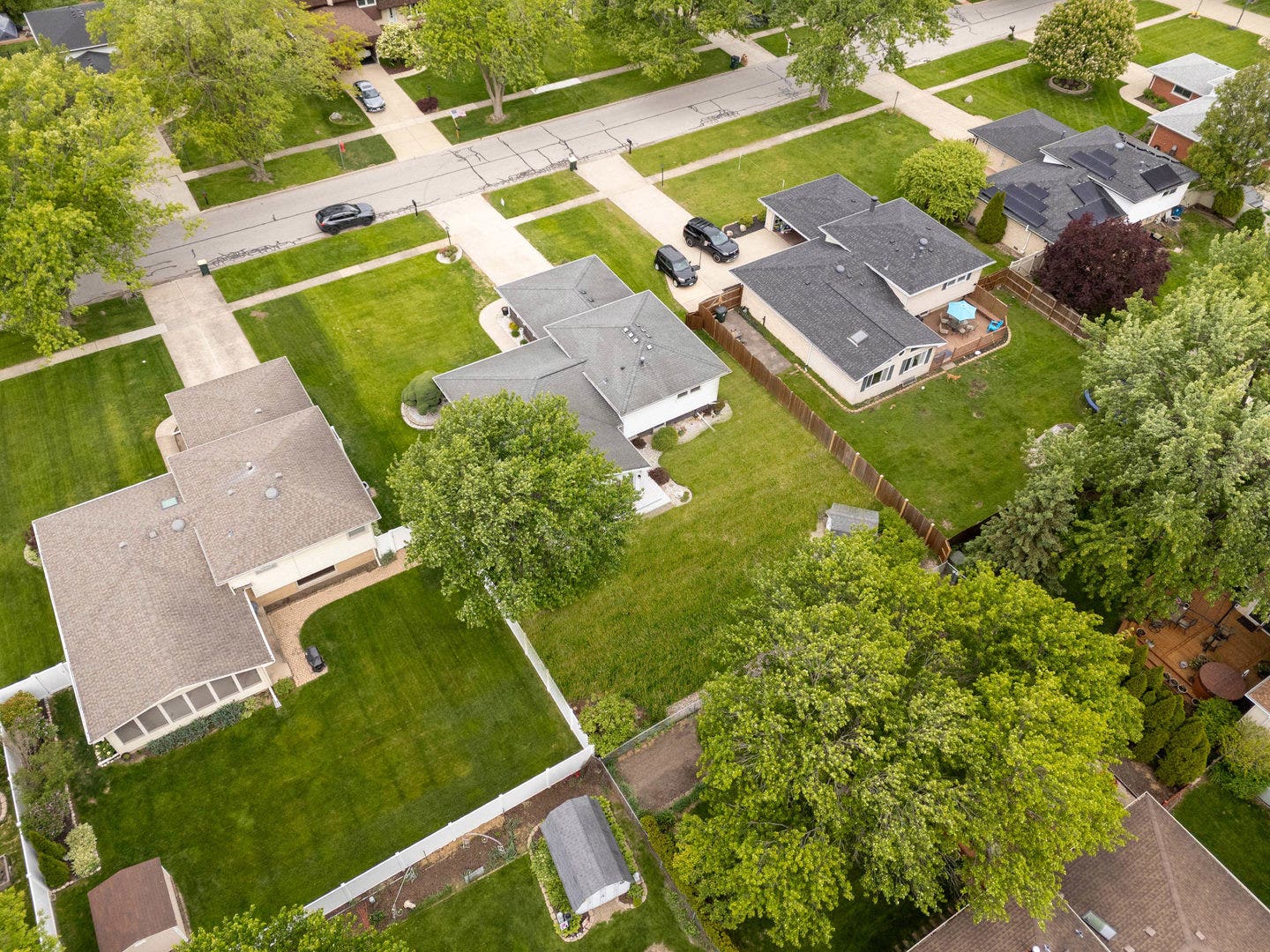 9S215 Florence Avenue, Downers Grove, IL 60516 9S215 Florence Avenue, Downers Grove, IL 60516