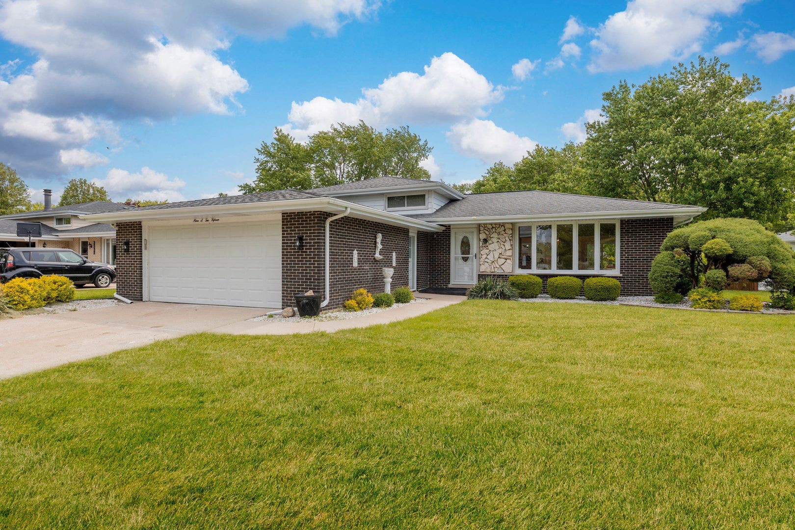 9S215 Florence Avenue, Downers Grove, IL 60516 9S215 Florence Avenue, Downers Grove, IL 60516
