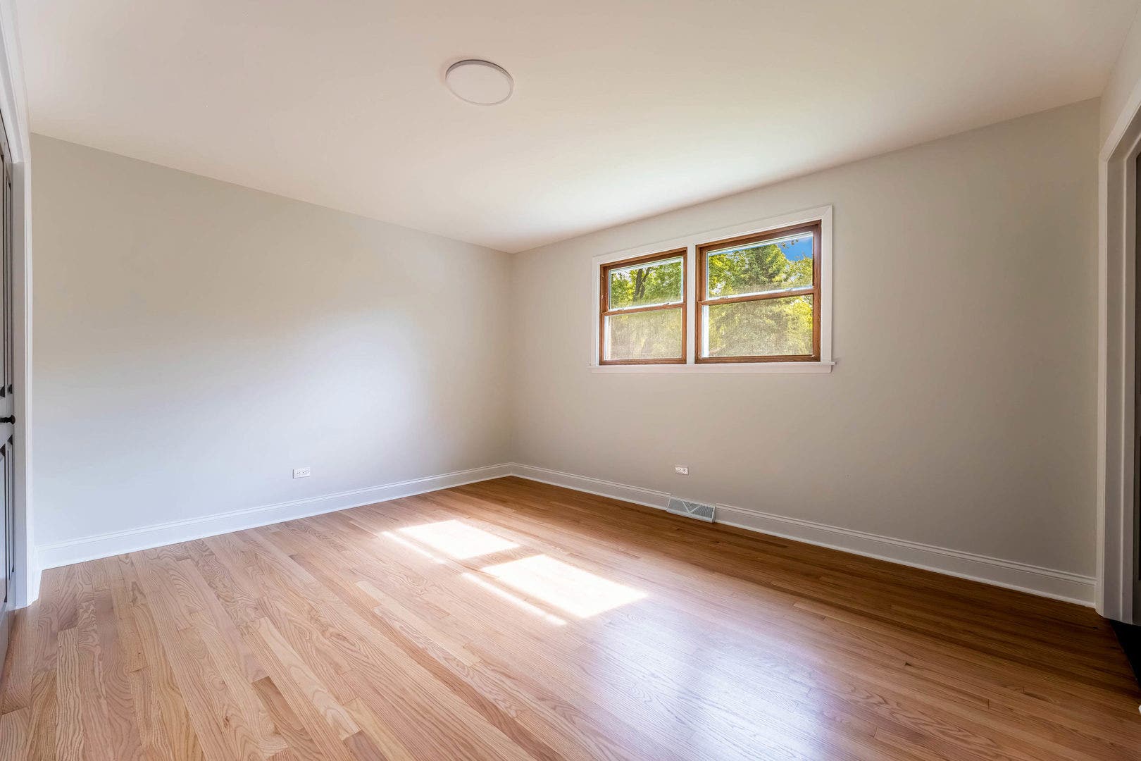9S215 Florence Avenue, Downers Grove, IL 60516 9S215 Florence Avenue, Downers Grove, IL 60516