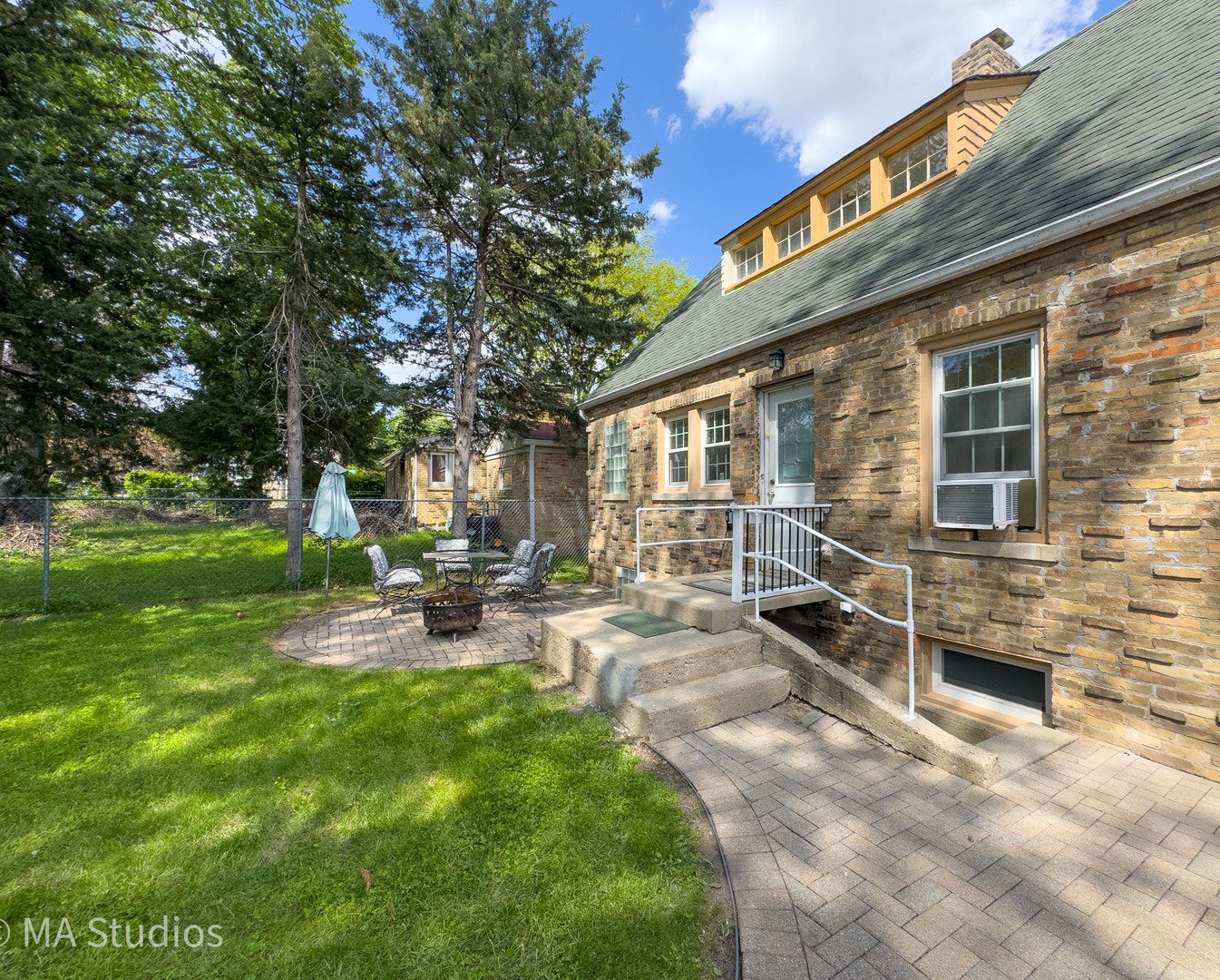 216 Wilcox Avenue, Elgin, IL 60123 216 Wilcox Avenue, Elgin, IL 60123
