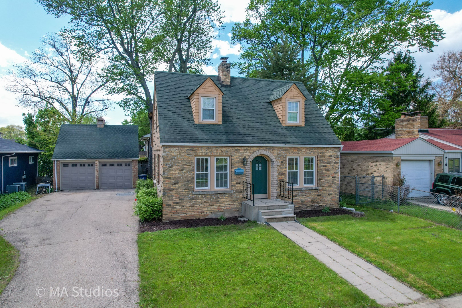 216 Wilcox Avenue, Elgin, IL 60123 216 Wilcox Avenue, Elgin, IL 60123